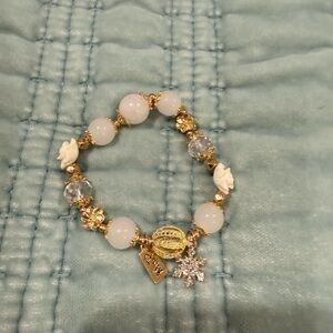 Elegant Gold and White Beaded Bracelet